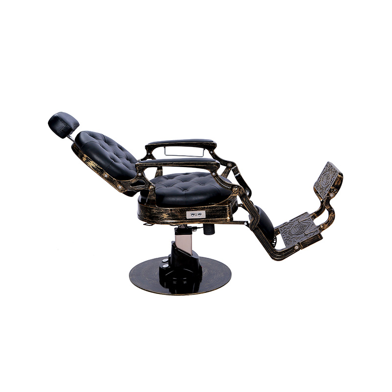 HZ8799DD Verweerde vergulde kappersstoel in antieke stijl